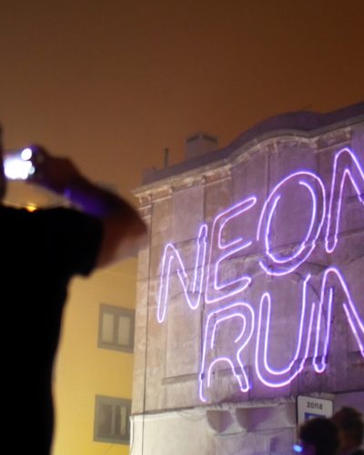 Neon_Run_laser_1